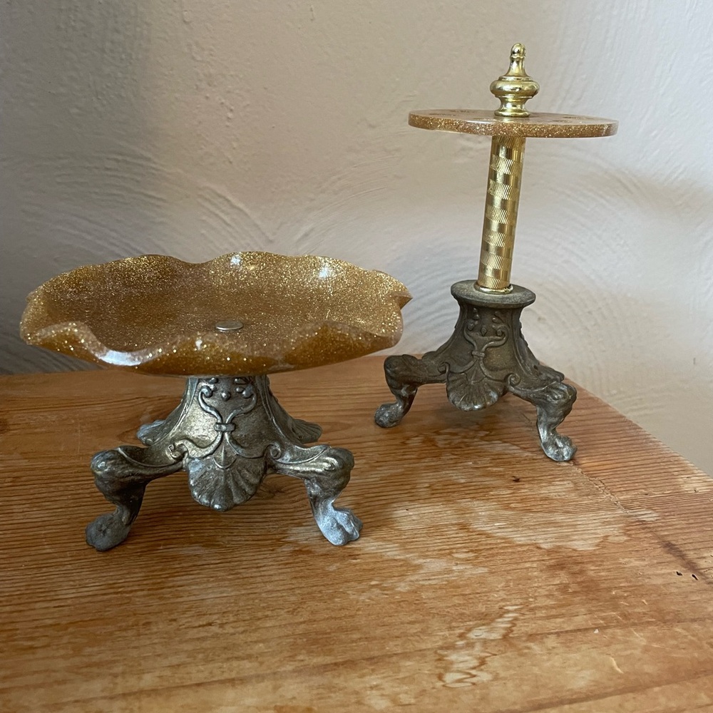 Vintage Gold Toothbrush Holder